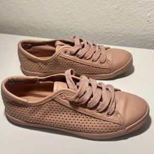 Woman’s Nautica Pink Sneakers | Nautica Lanyard perforated sneakers